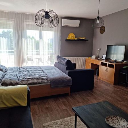 Relax Wellness Apartman Hajdúszoboszló Apartamento Exterior foto