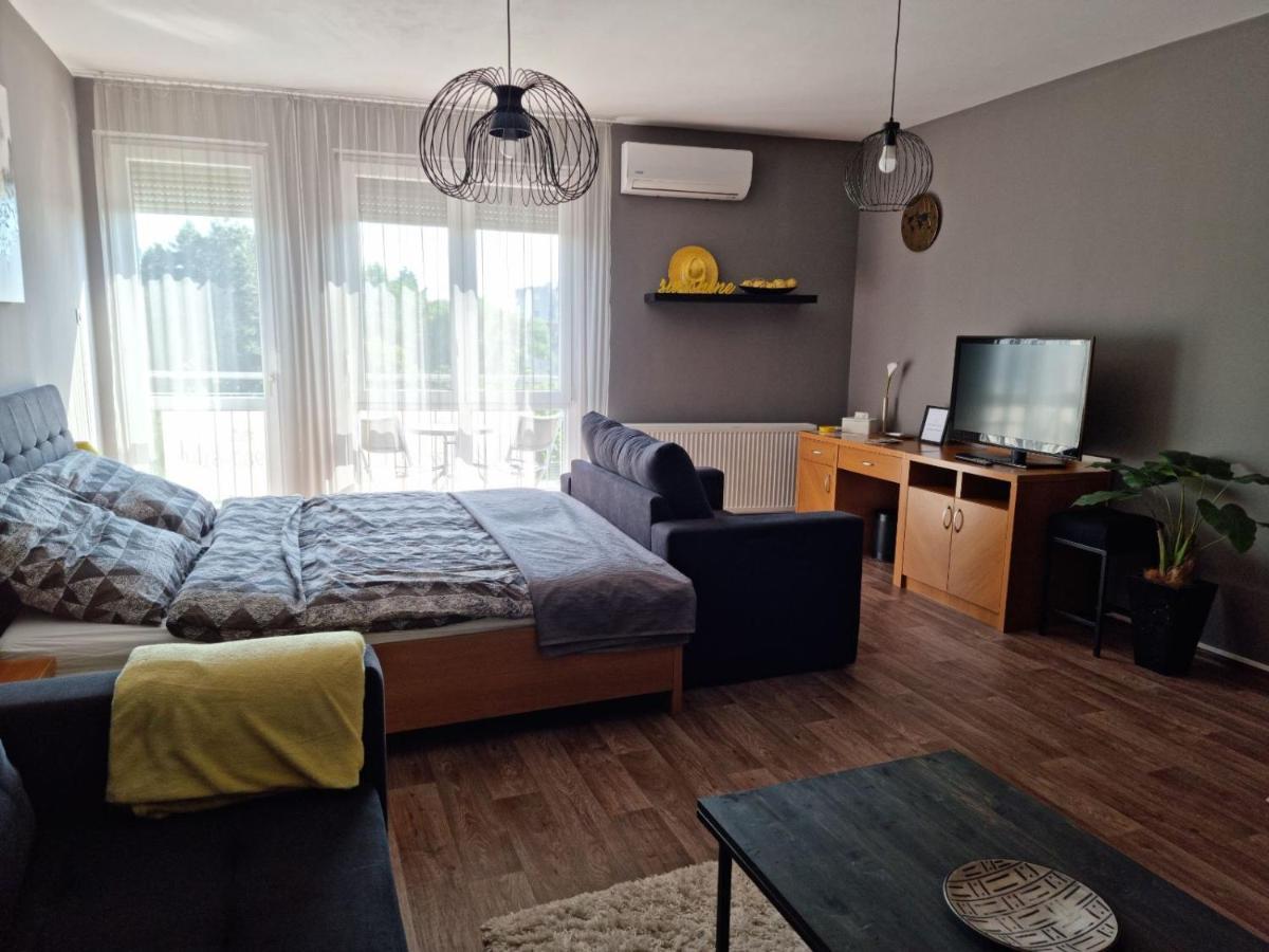 Relax Wellness Apartman Hajdúszoboszló Apartamento Exterior foto